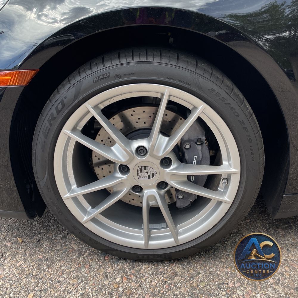 2025 Porsche 911 Carrera