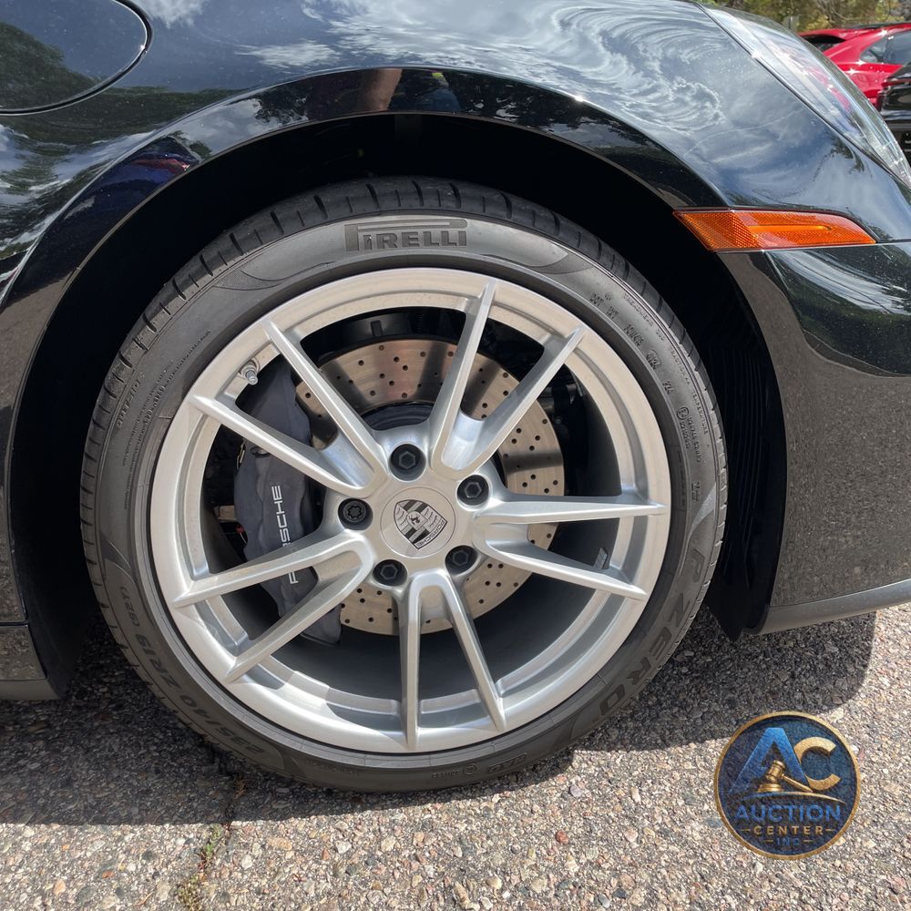 2025 Porsche 911 Carrera