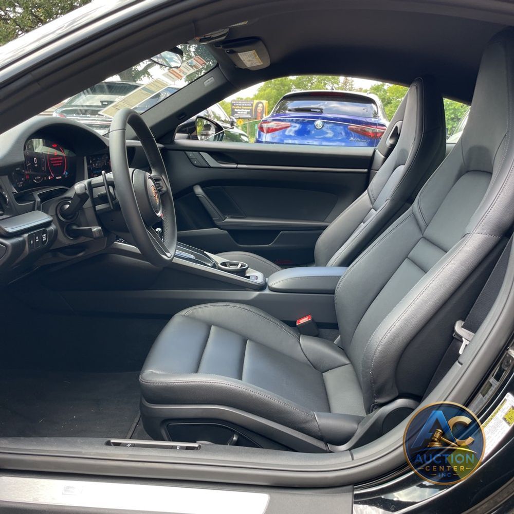 2025 Porsche 911 Carrera