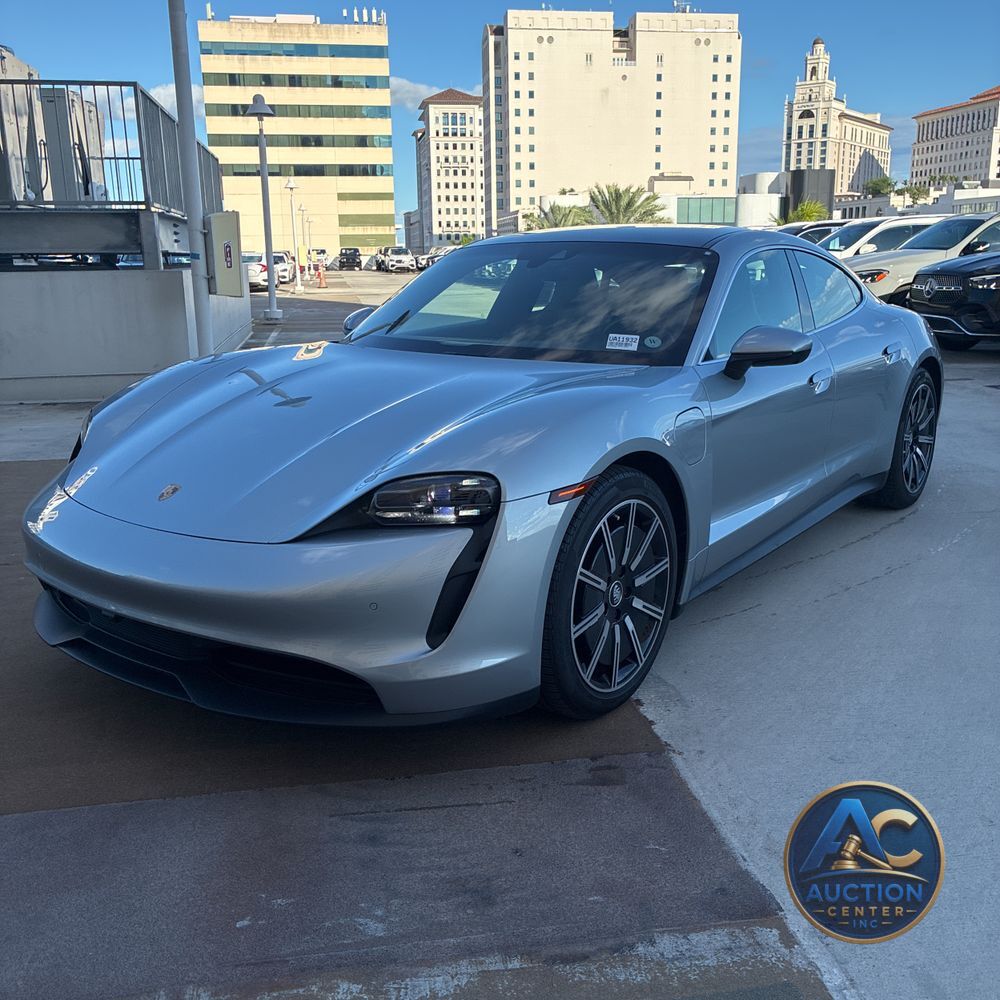 2022 Porsche Taycan Base