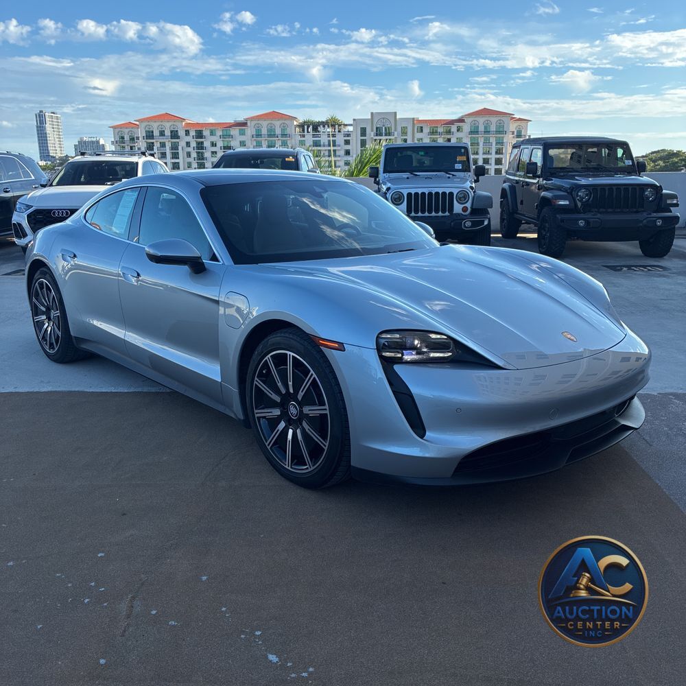 2022 Porsche Taycan Base