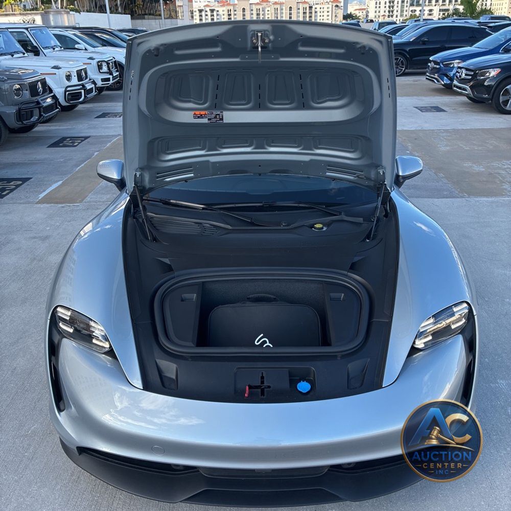 2022 Porsche Taycan Base