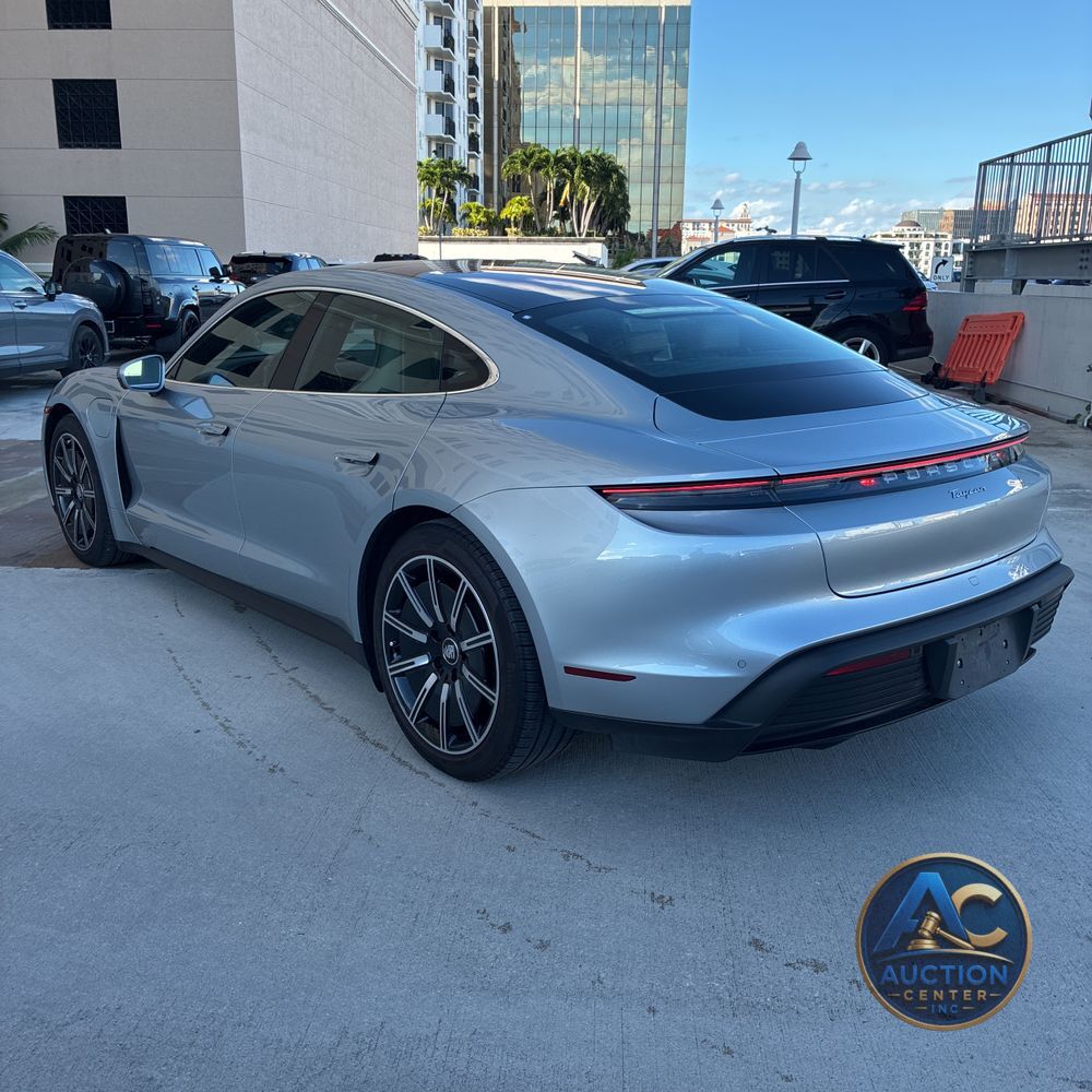 2022 Porsche Taycan Base