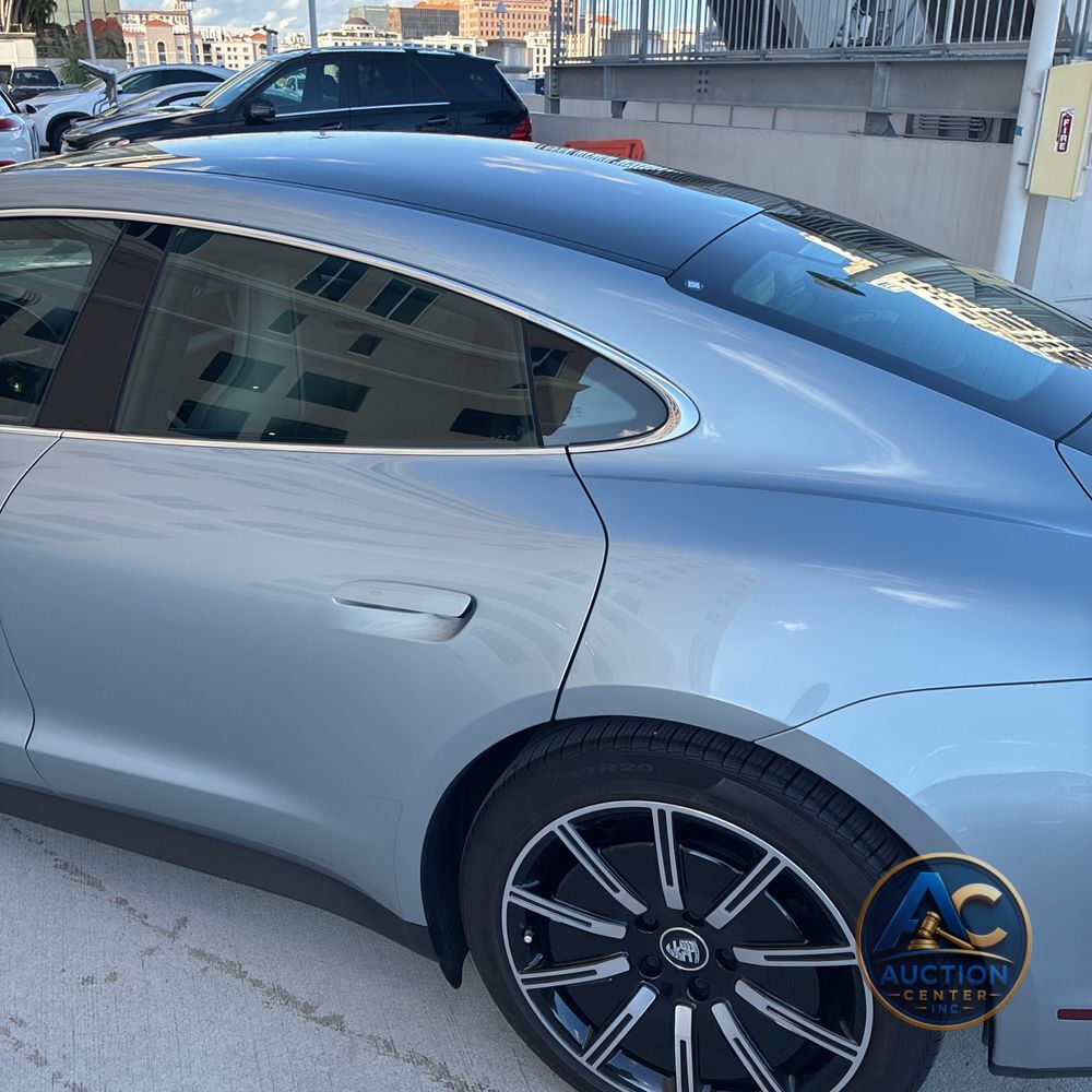 2022 Porsche Taycan Base