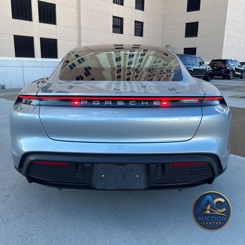 2022 Porsche Taycan Base