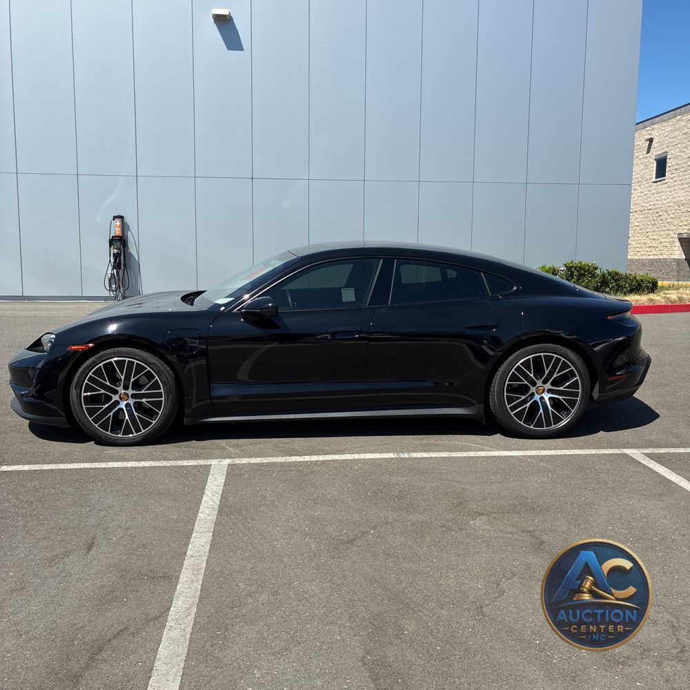 2023 Porsche Taycan Base
