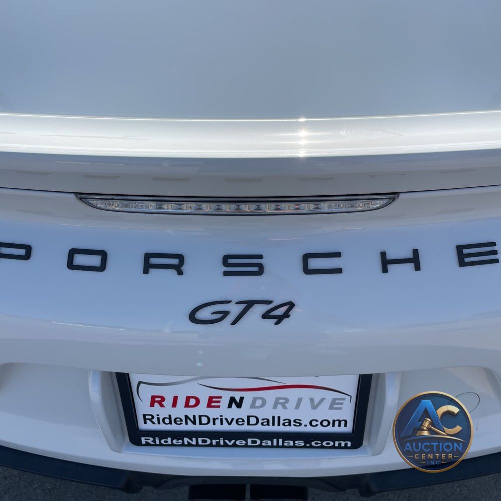 2016 Porsche Cayman GT4