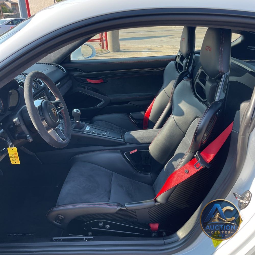 2016 Porsche Cayman GT4
