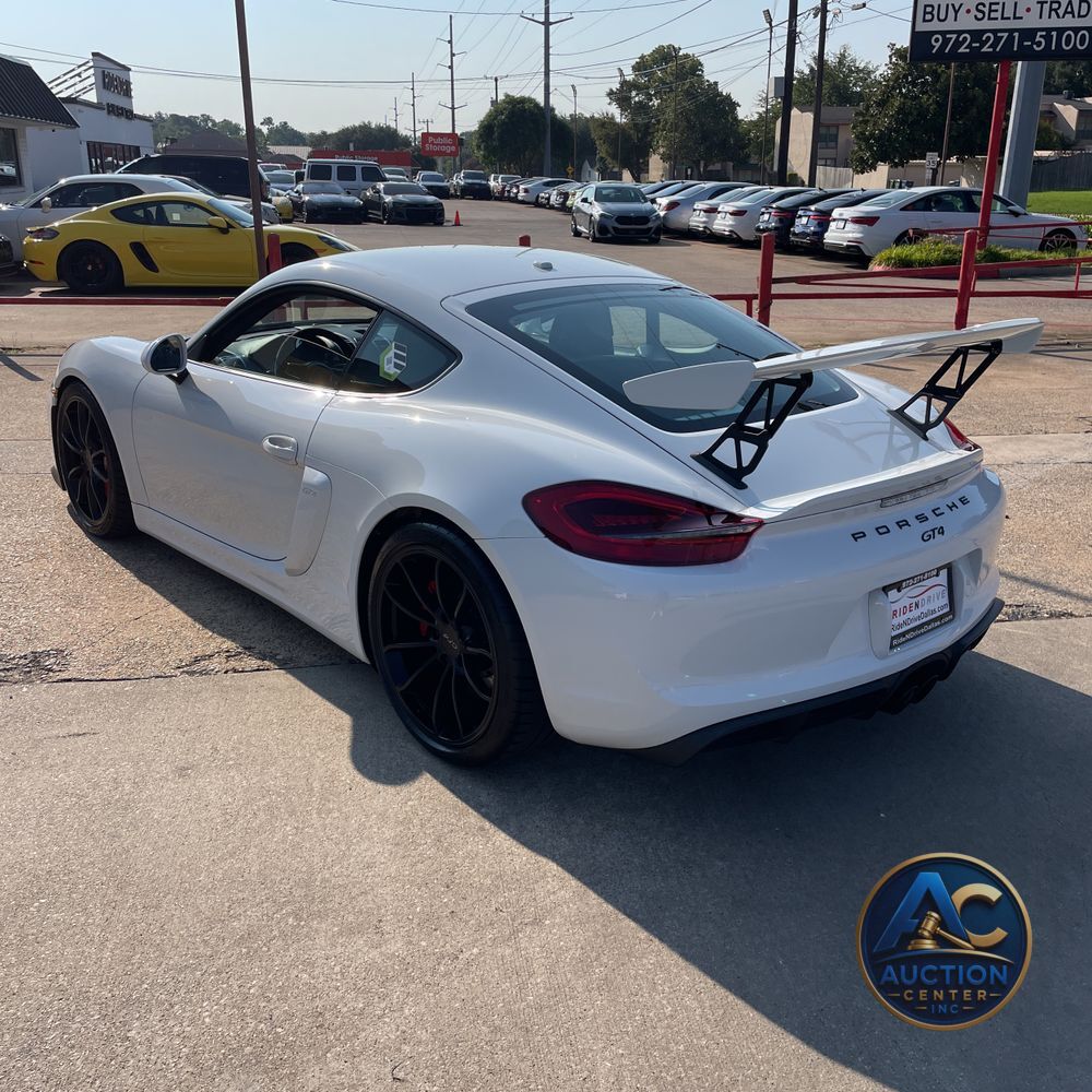 2016 Porsche Cayman GT4