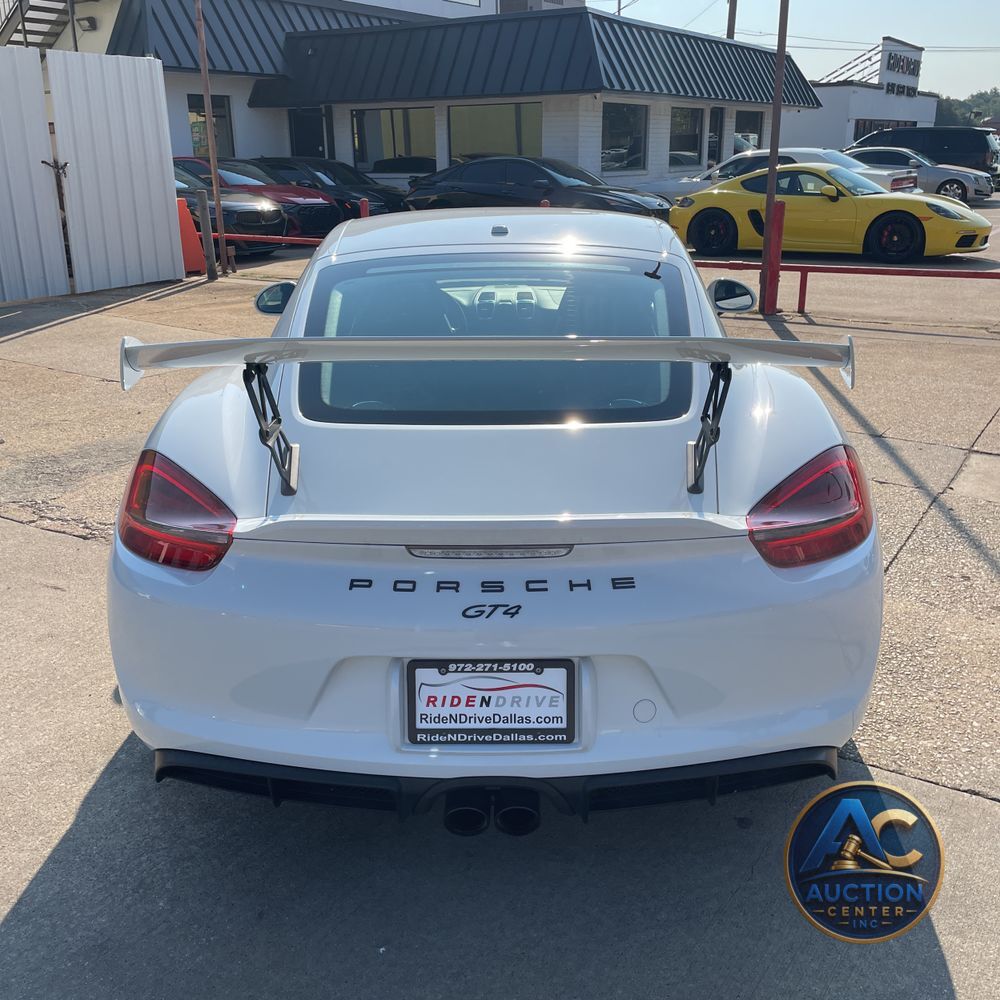 2016 Porsche Cayman GT4