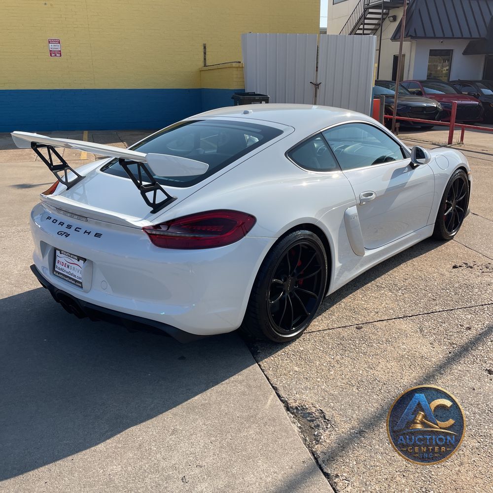 2016 Porsche Cayman GT4
