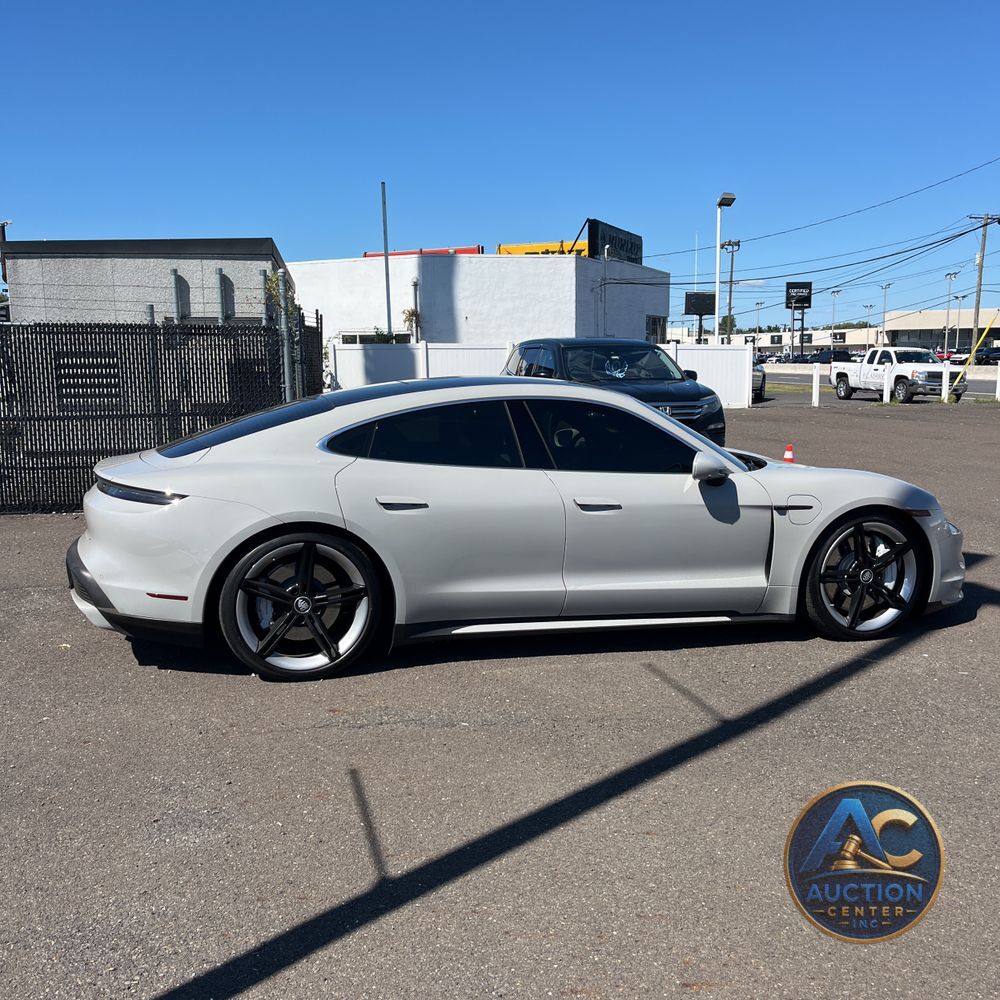 2021 Porsche Taycan Turbo