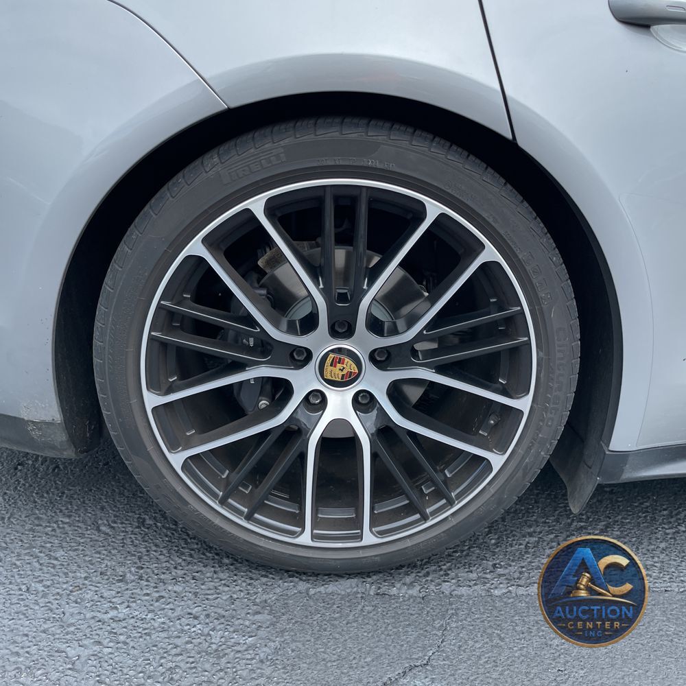 2022 Porsche Panamera Platinum Edition