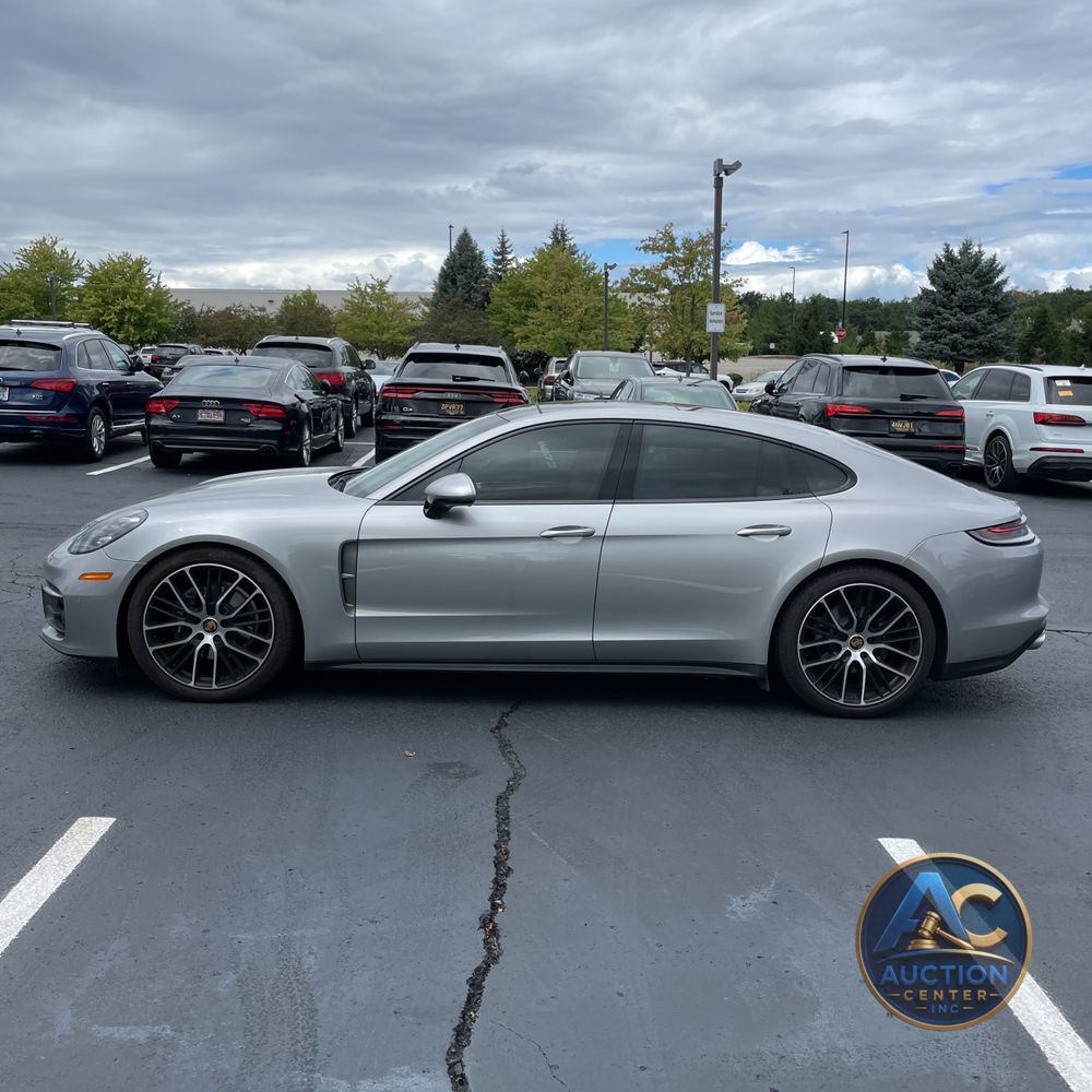 2022 Porsche Panamera Platinum Edition