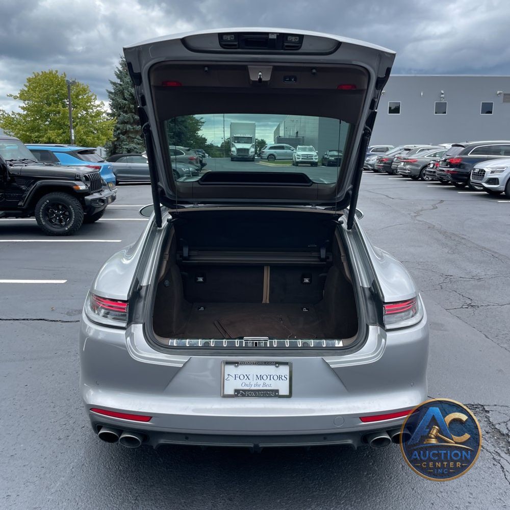 2022 Porsche Panamera Platinum Edition