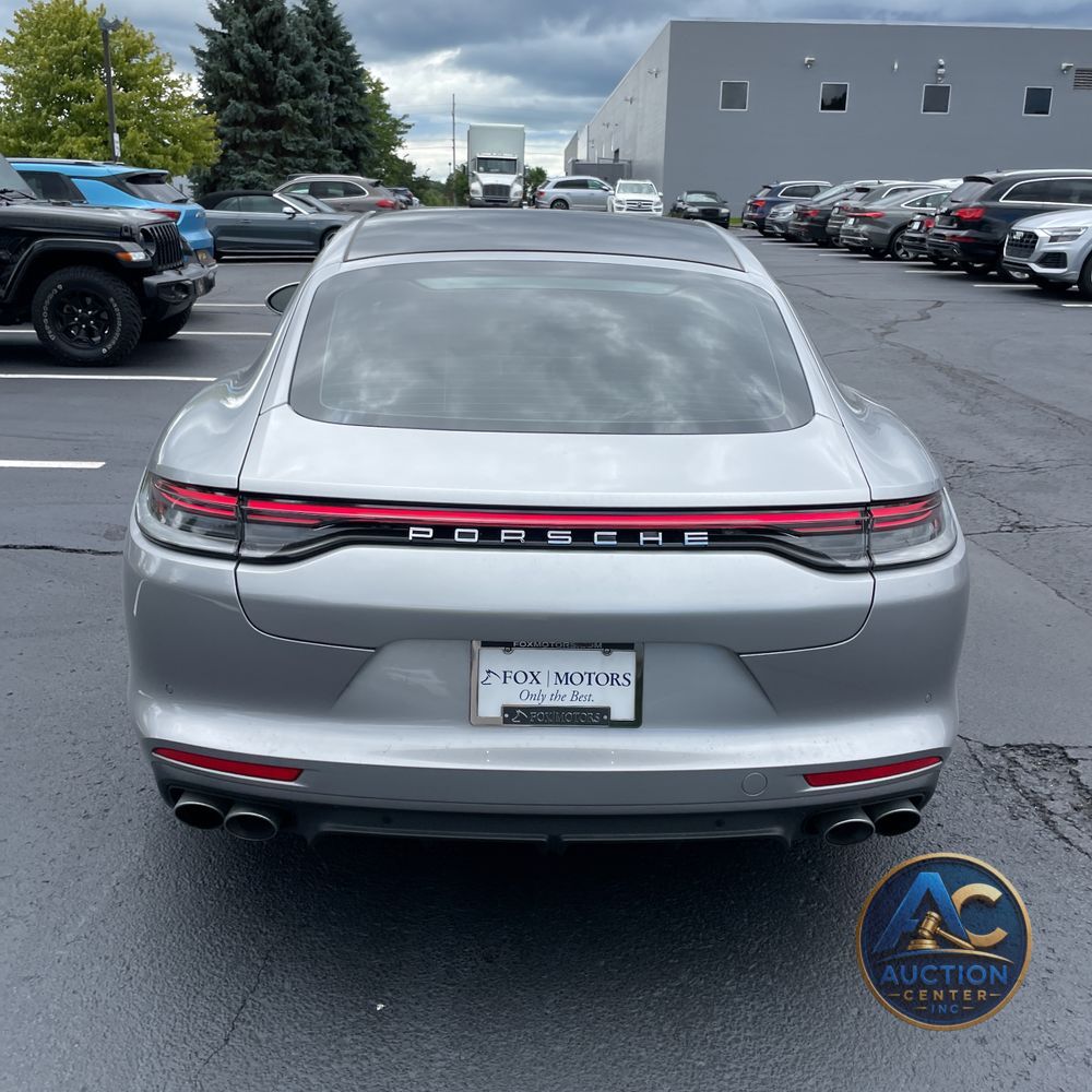 2022 Porsche Panamera Platinum Edition