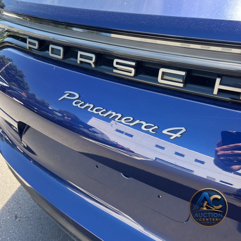 2023 Porsche Panamera 4