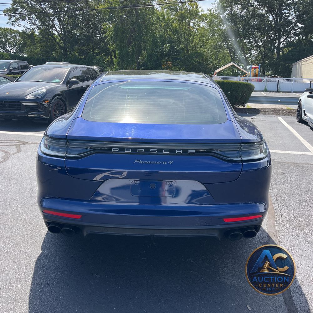 2023 Porsche Panamera 4