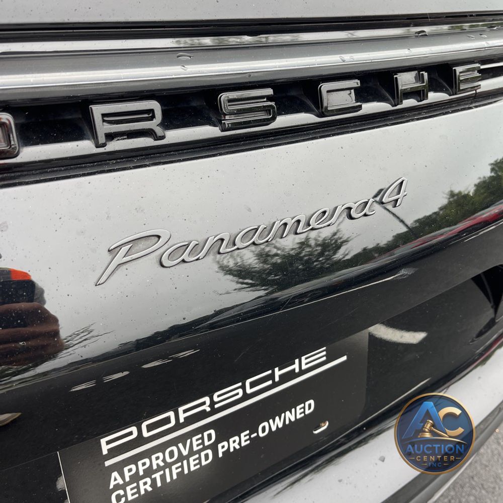 2022 Porsche Panamera 4