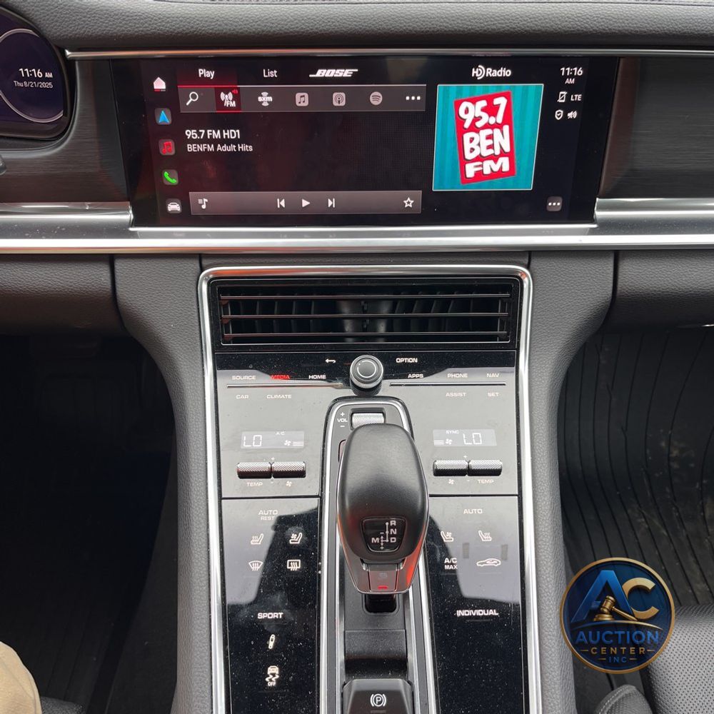 2022 Porsche Panamera 4
