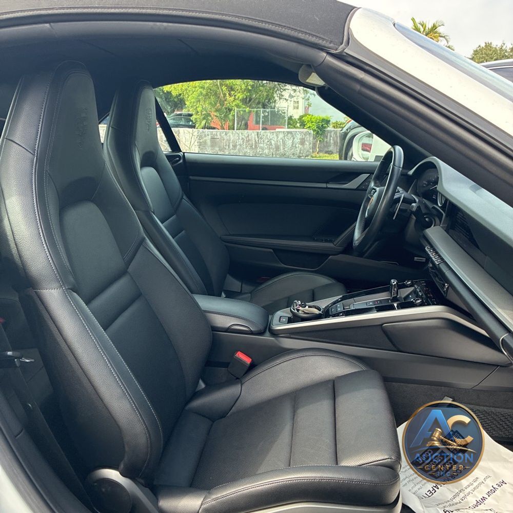 2023 Porsche 911 Carrera Cabriolet