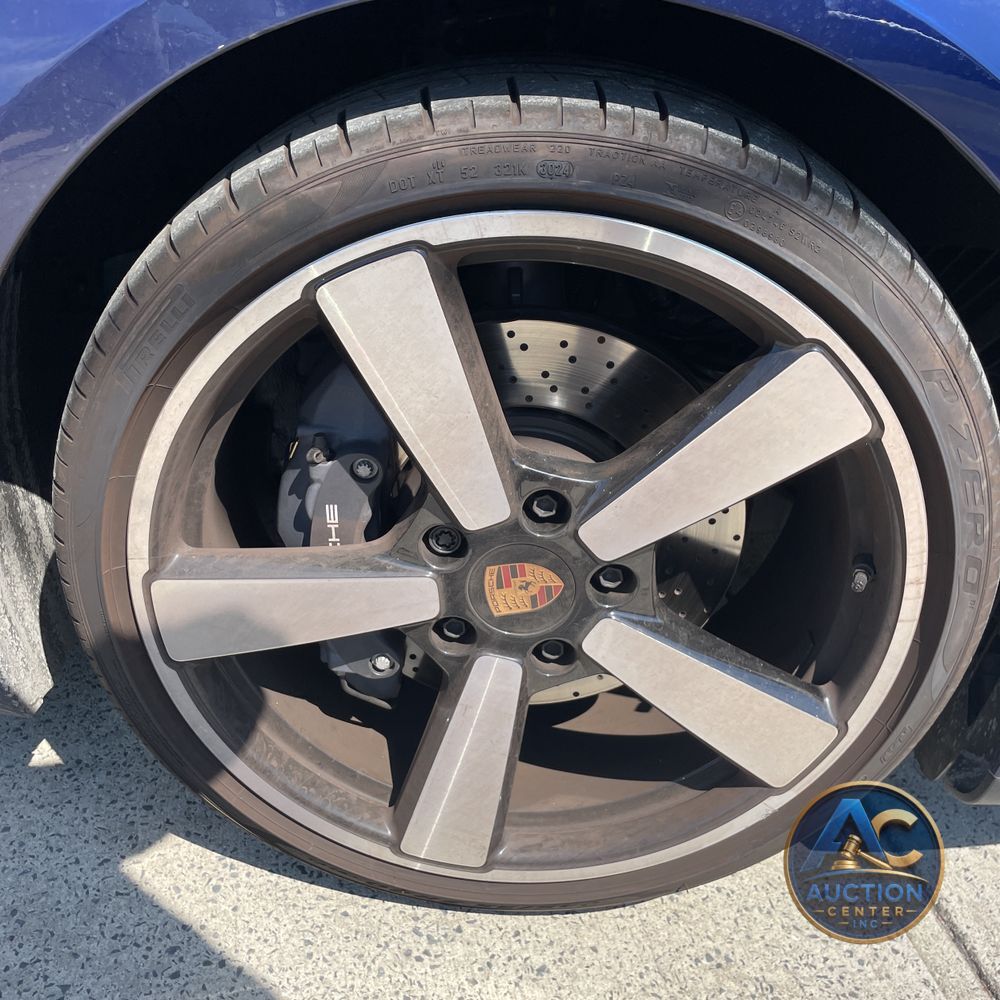 2025 Porsche 911 Carrera
