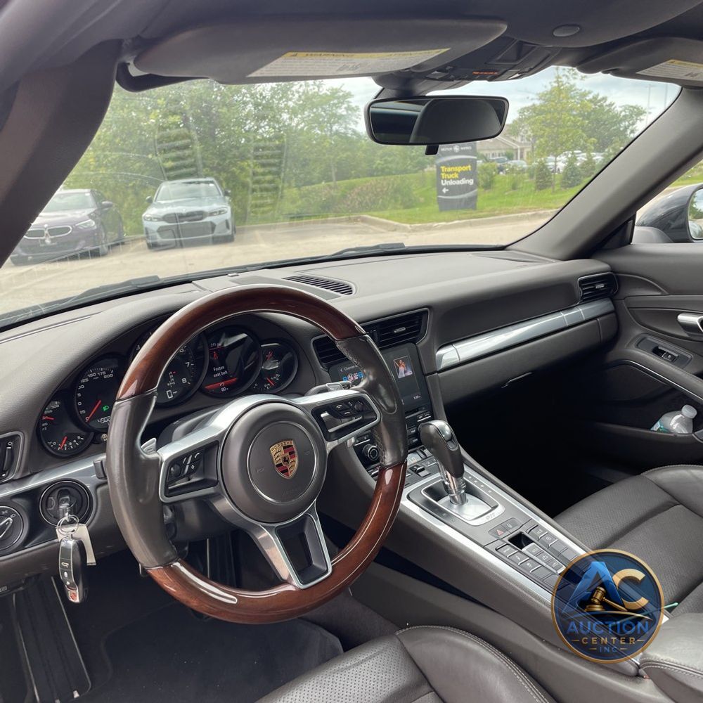 2017 Porsche 911 Carrera