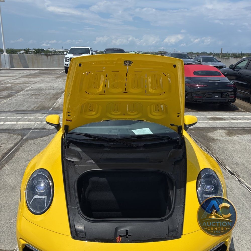 2022 Porsche 911 Carrera Cabriolet