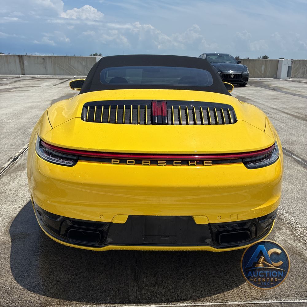 2022 Porsche 911 Carrera Cabriolet