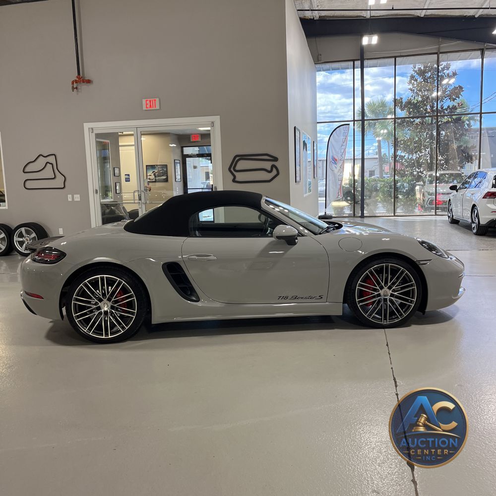 2022 Porsche 718 Boxster S