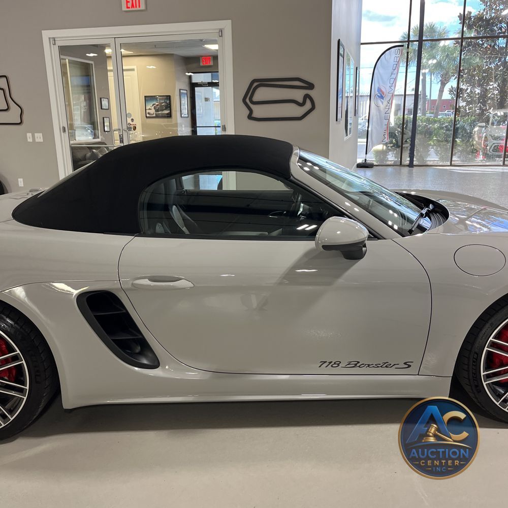 2022 Porsche 718 Boxster S