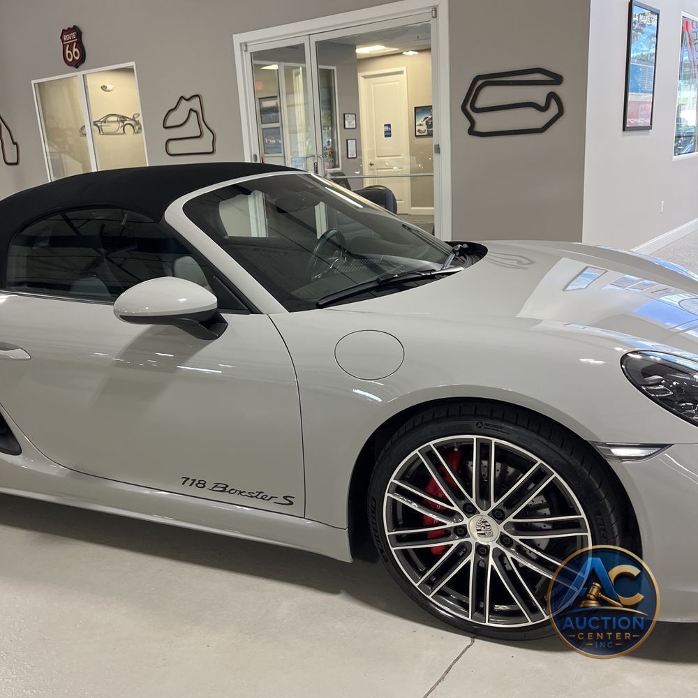 2022 Porsche 718 Boxster S