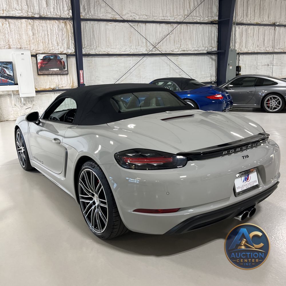 2022 Porsche 718 Boxster S