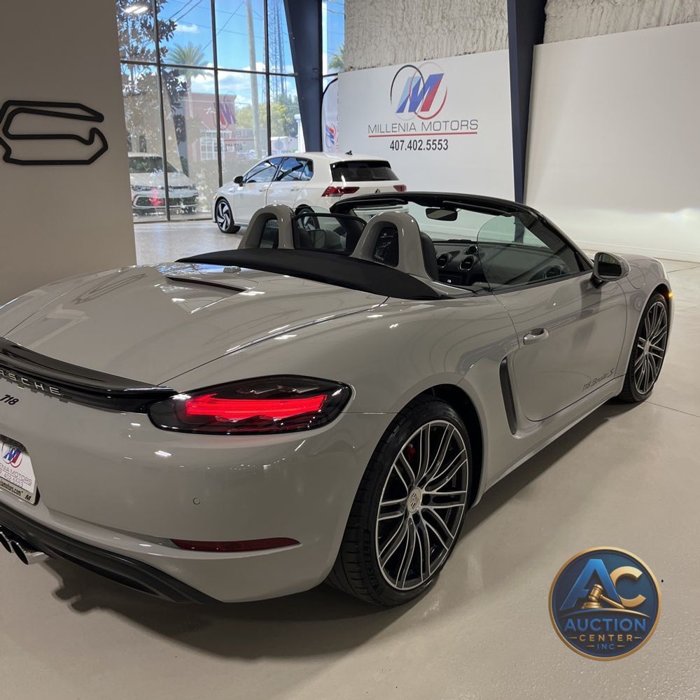 2022 Porsche 718 Boxster S