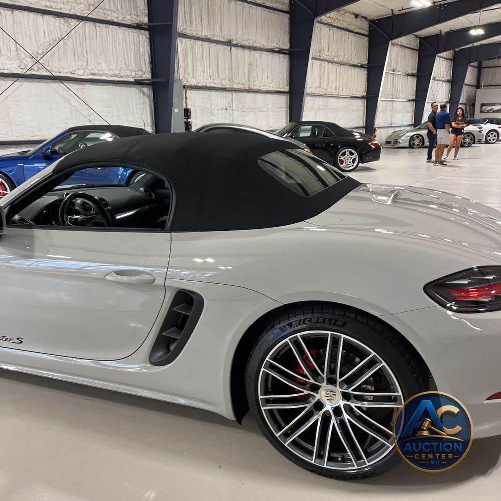 2022 Porsche 718 Boxster S