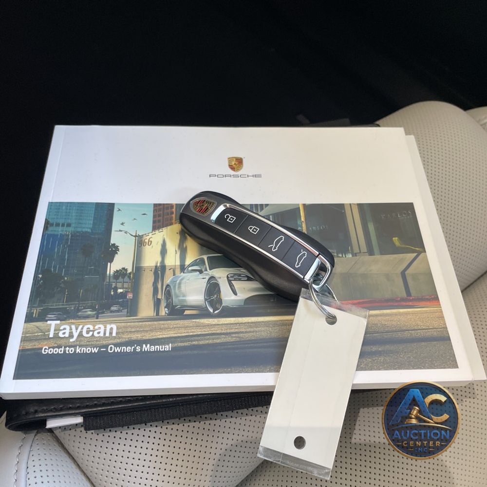 2024 Porsche Taycan GTS Sport Turismo