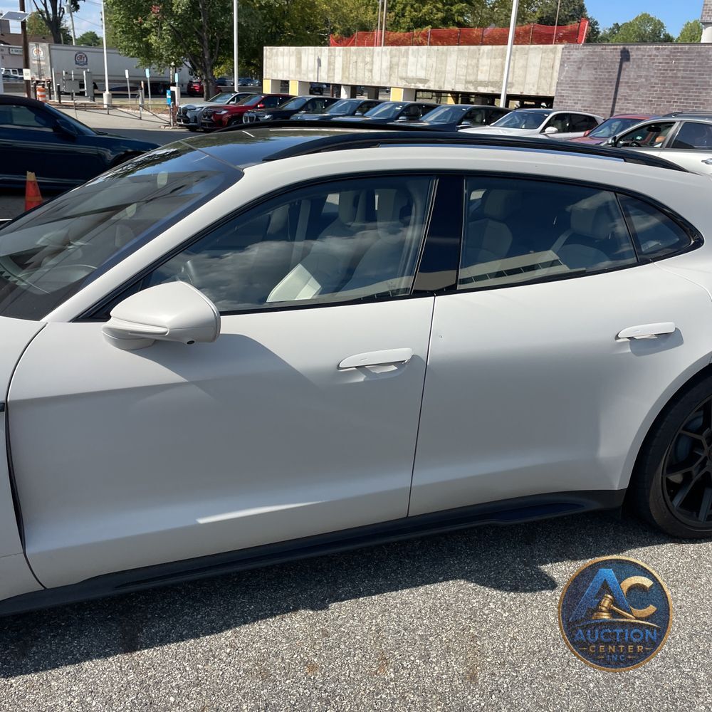 2024 Porsche Taycan GTS Sport Turismo