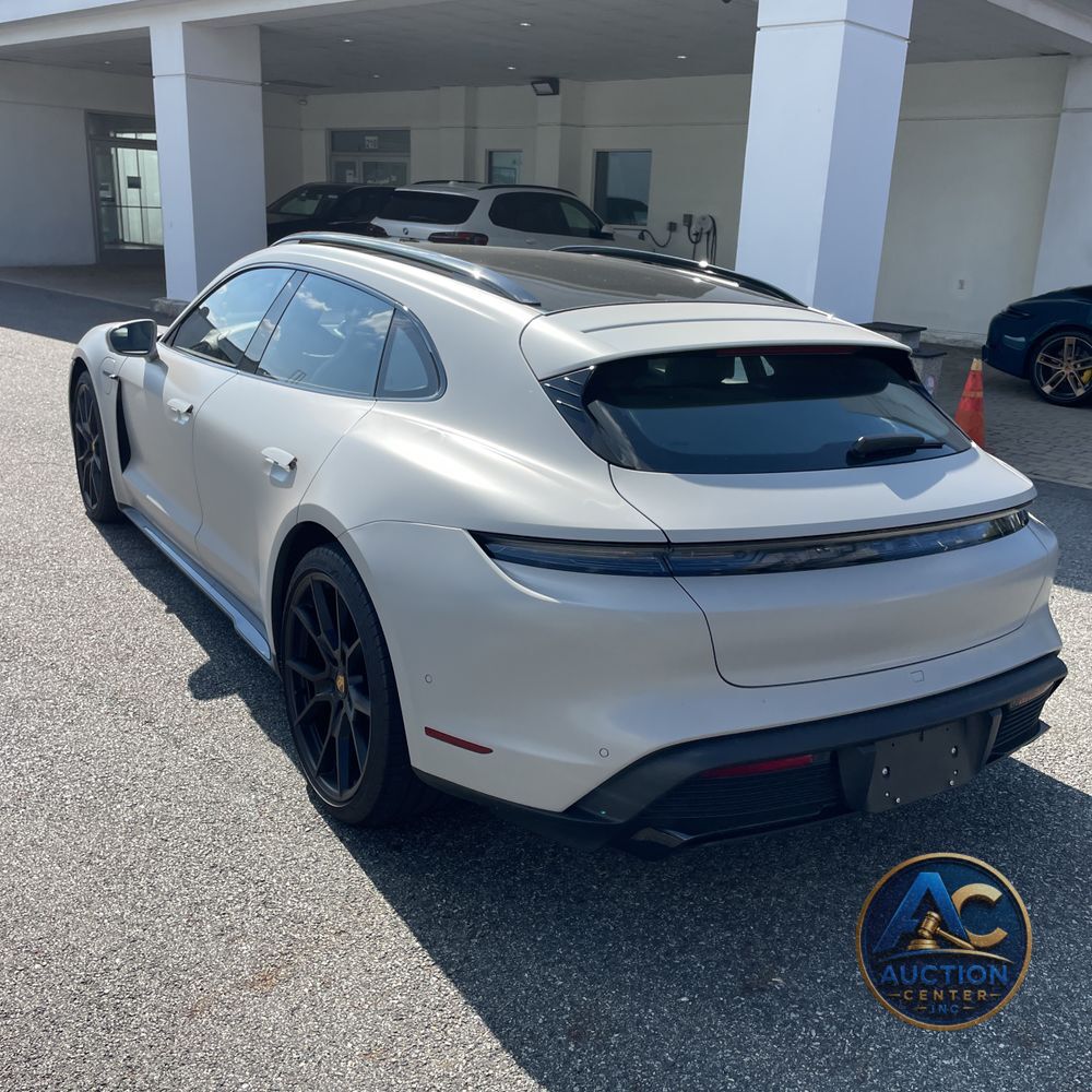 2024 Porsche Taycan GTS Sport Turismo