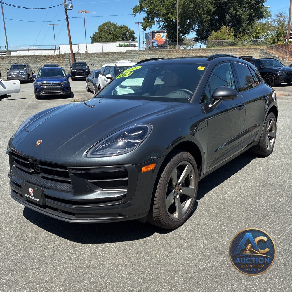 2023 Porsche Macan Base
