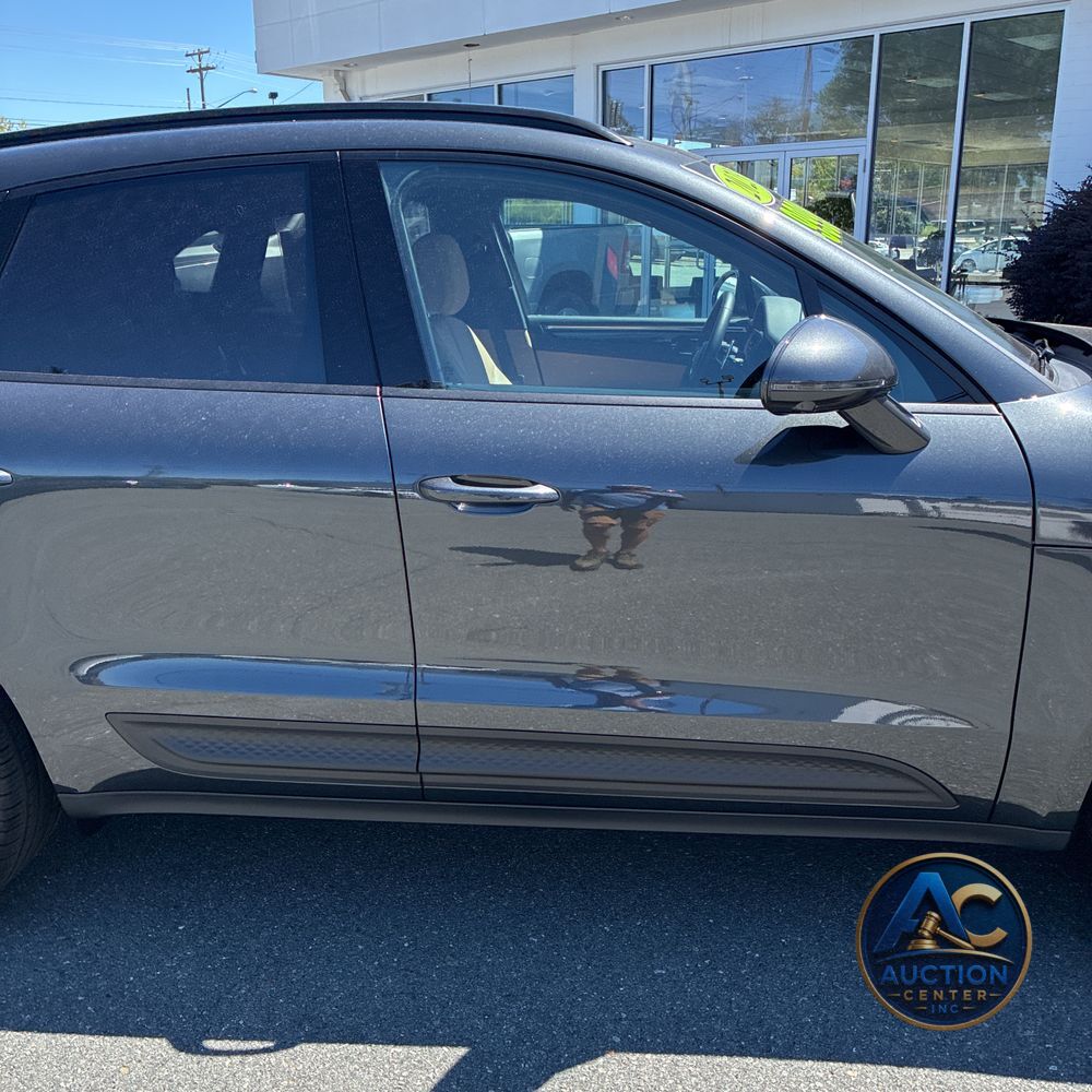 2023 Porsche Macan Base