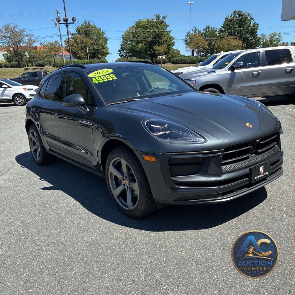 2023 Porsche Macan Base