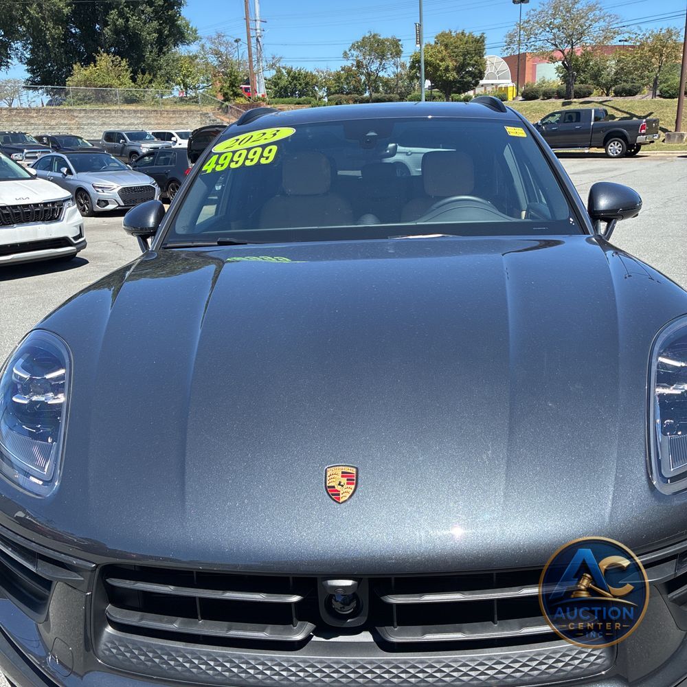 2023 Porsche Macan Base