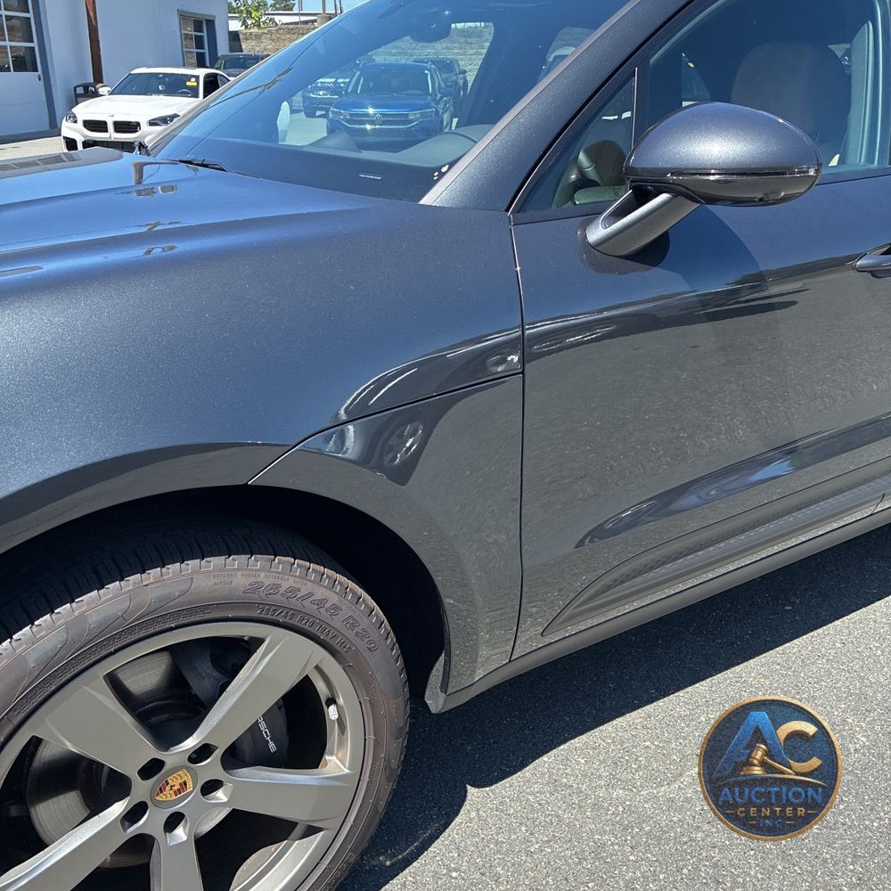 2023 Porsche Macan Base