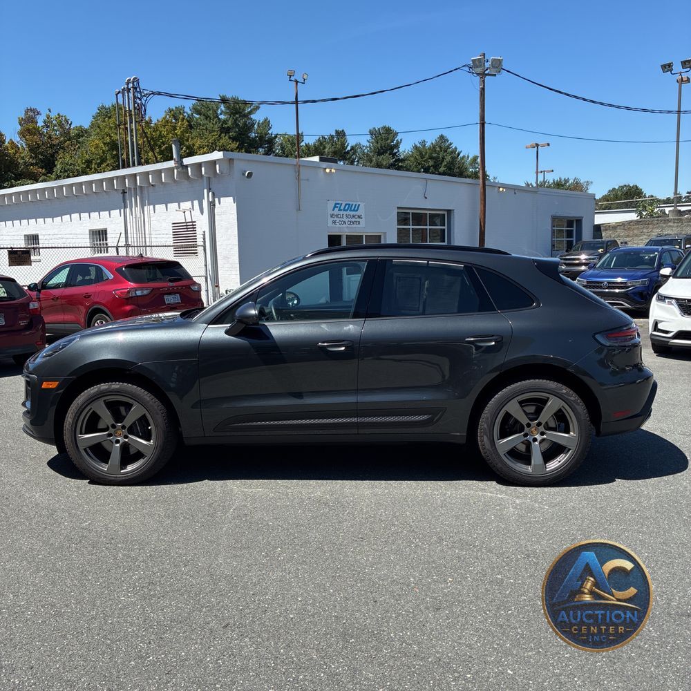 2023 Porsche Macan Base