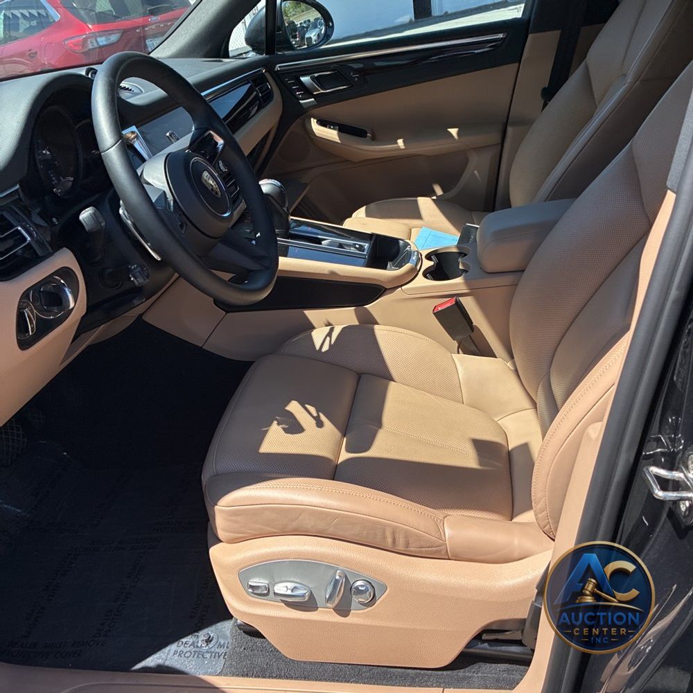 2023 Porsche Macan Base