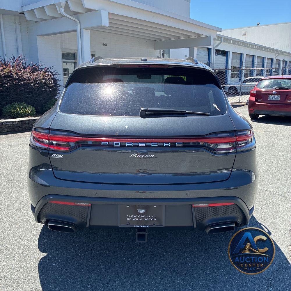 2023 Porsche Macan Base