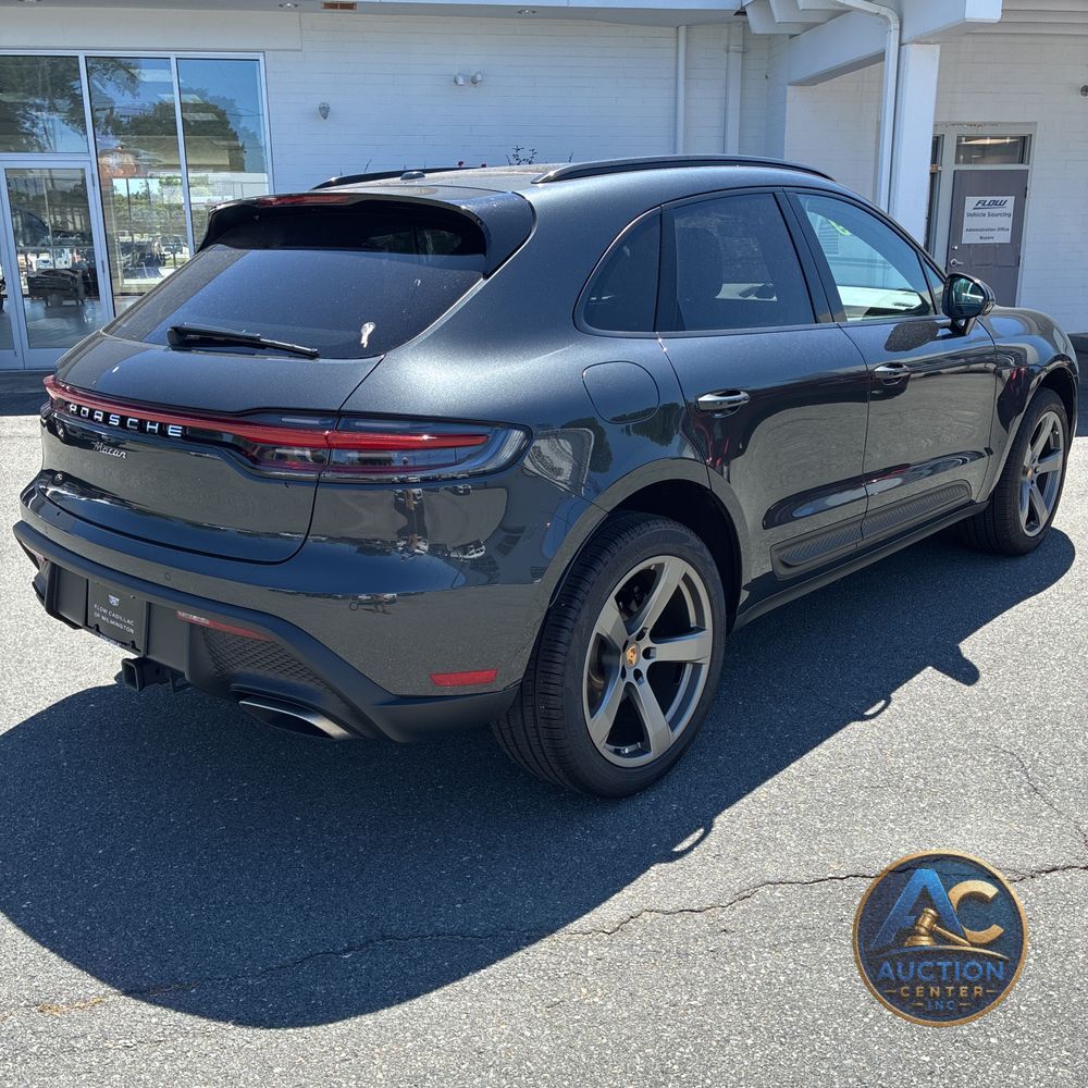 2023 Porsche Macan Base