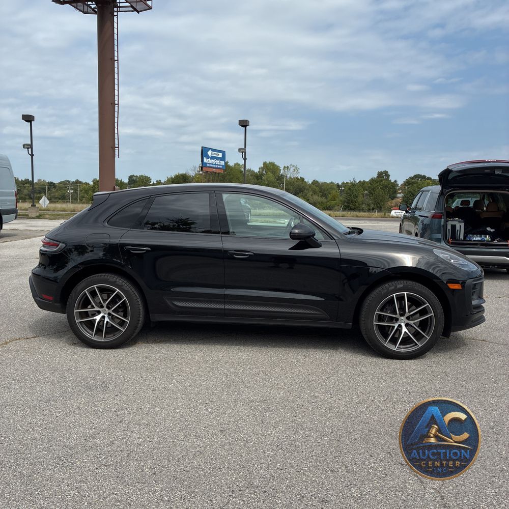 2023 Porsche Macan T