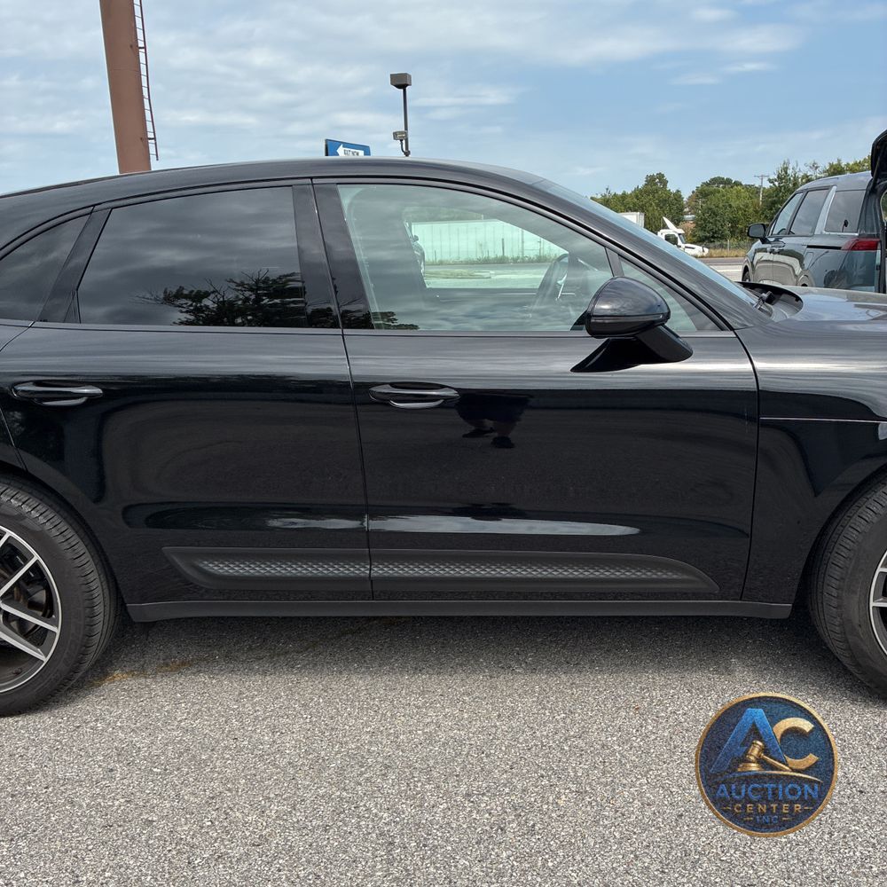 2023 Porsche Macan T