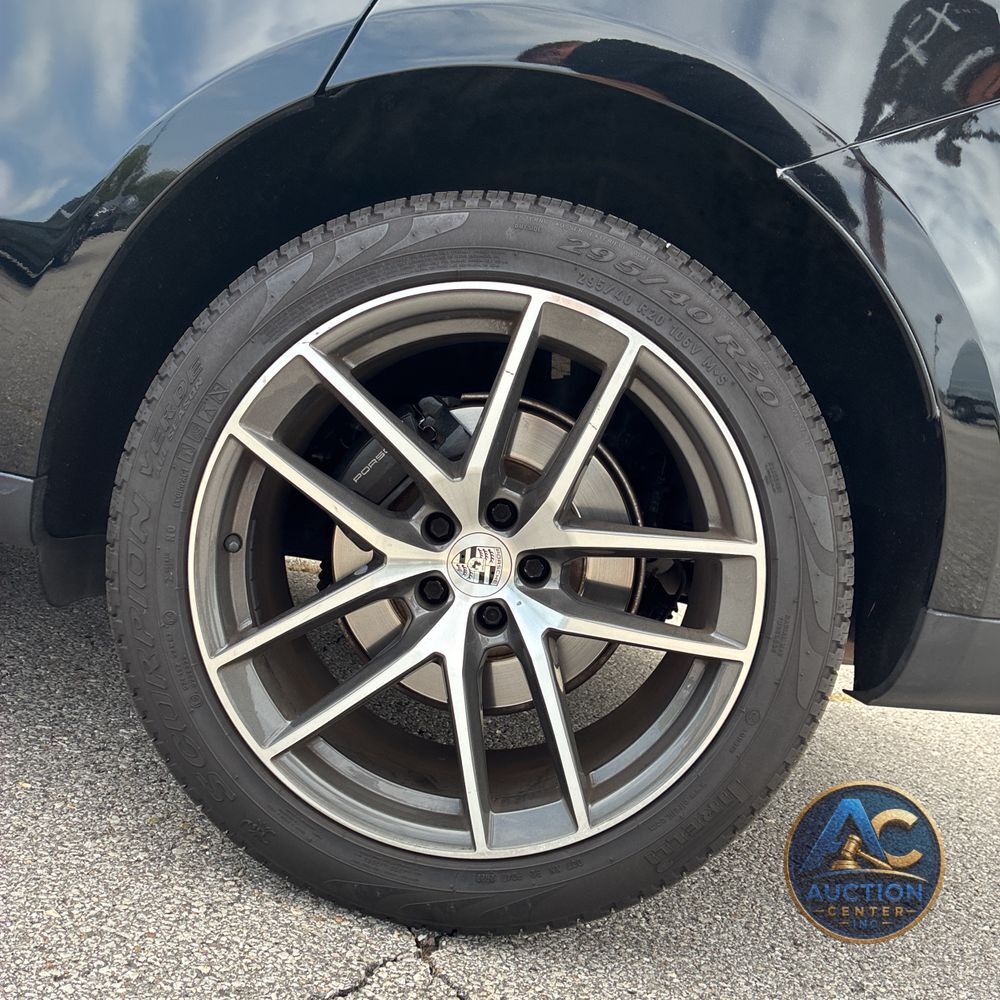 2023 Porsche Macan T